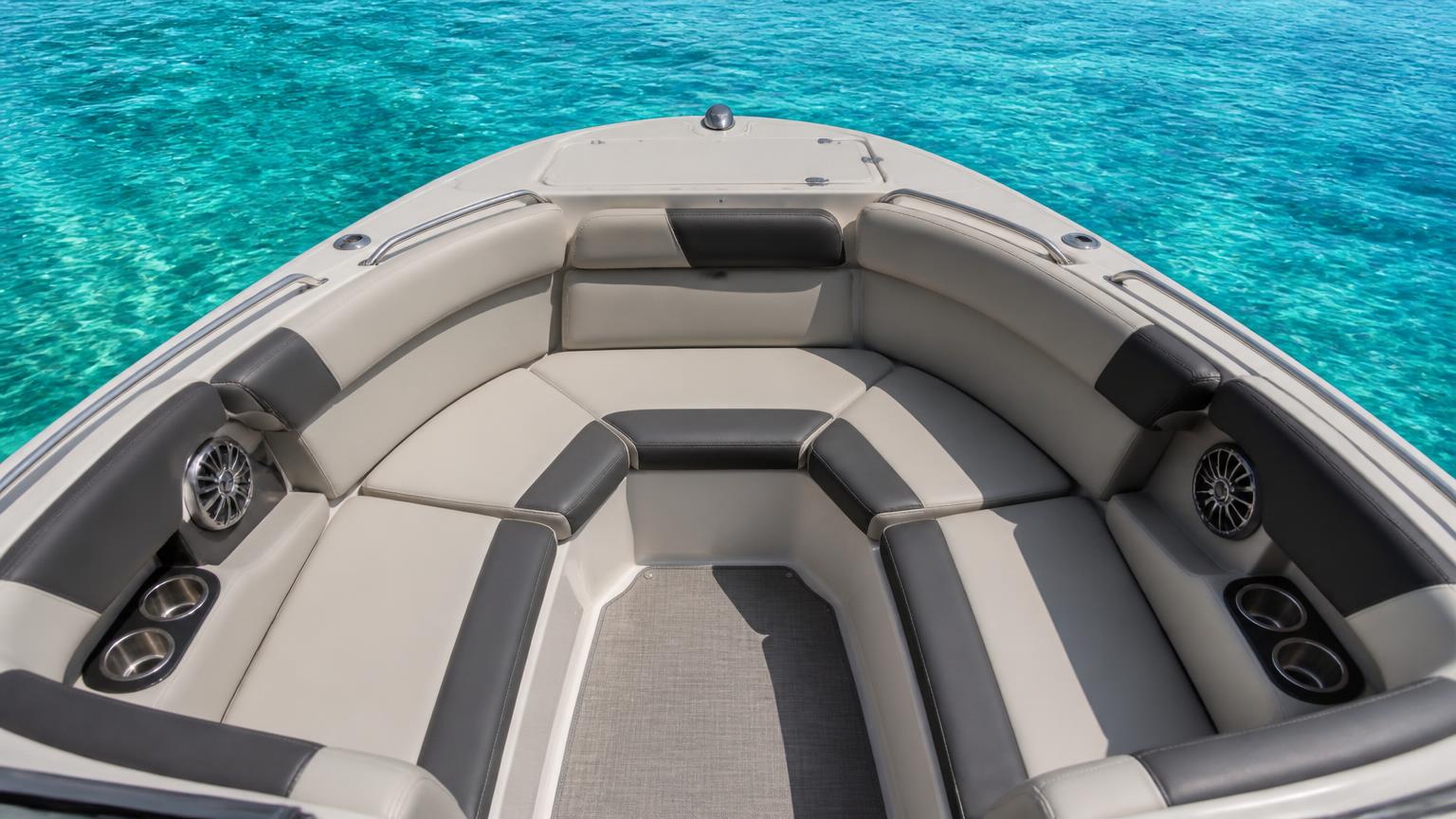 Bayliner 185 Bowrider Amazing Photo by www.BOWRIDER-BOATS.com — Bayliner 185 bowrider running on clear blue water. Images Created by www.Bowrider-Boats.com